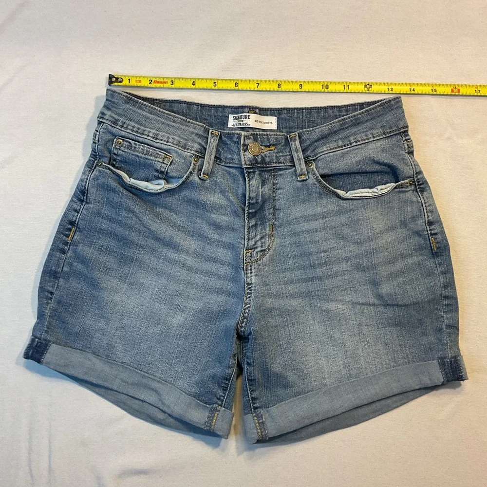 Signature by Levi Strauss Blue Jean Shorts, Size 4, Casual Style Summer Everyday